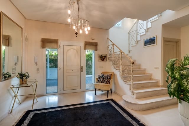 3 sovrum Villa till salu i Marbella med pool garage - 2 195 000 € (Ref: 8915164)