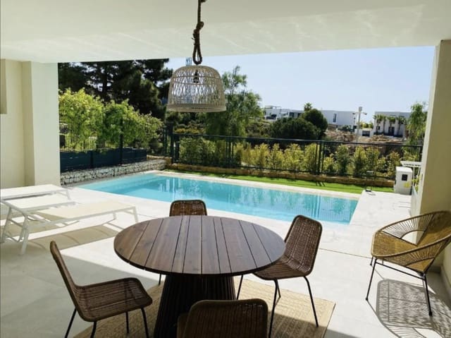 2 soverom Hus til salgs i Marbella med svømmebasseng garasje - € 1 499 000 (Ref: 8918142)