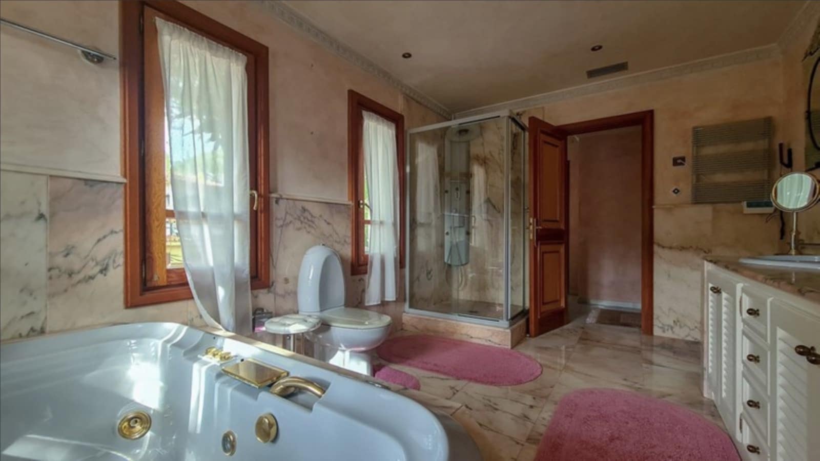 9 bedroom Villa for sale in Marbella with pool garage - € 3,800,000 (Ref: 8918144)