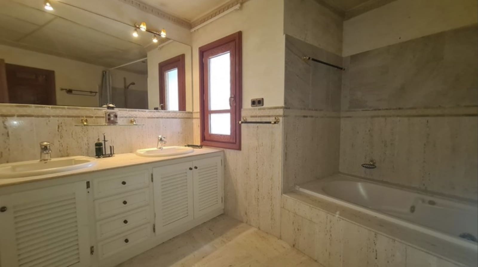 9 bedroom Villa for sale in Marbella with pool garage - € 3,800,000 (Ref: 8918144)