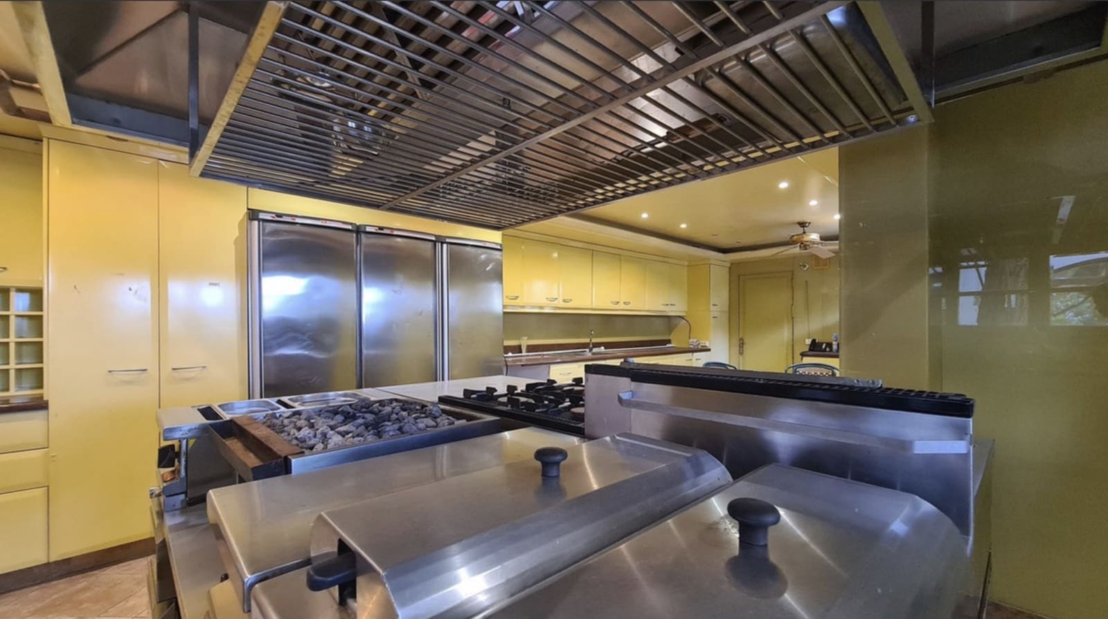 9 bedroom Villa for sale in Marbella with pool garage - € 3,800,000 (Ref: 8918144)