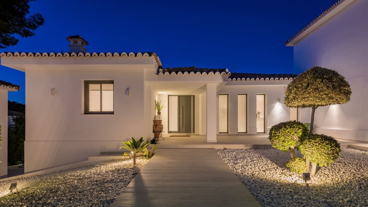 7 bedroom Villa for sale in Marbella with pool garage - € 3,250,000 (Ref: 8918146)