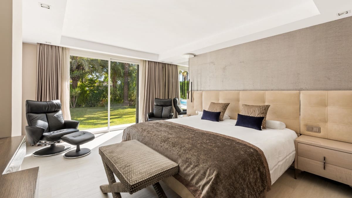 7 bedroom Villa for sale in Marbella with pool garage - € 3,250,000 (Ref: 8918146)