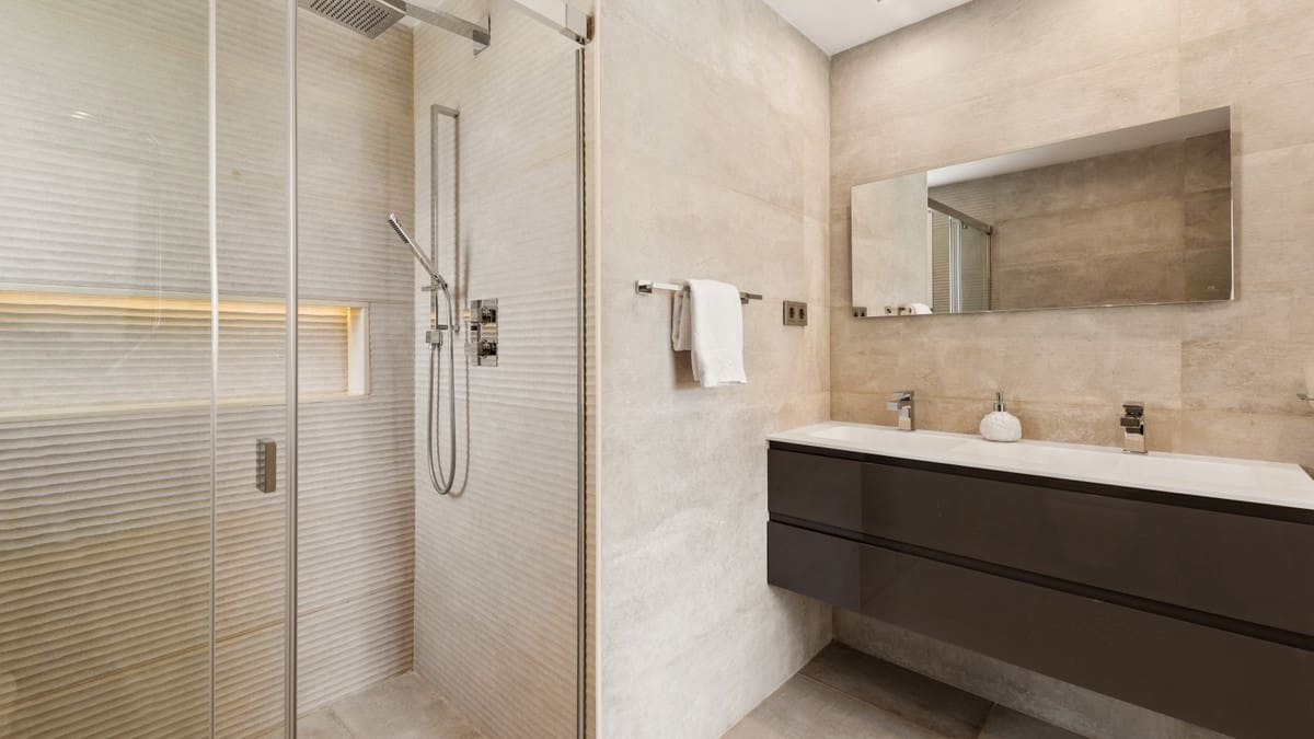 7 bedroom Villa for sale in Marbella with pool garage - € 3,250,000 (Ref: 8918146)