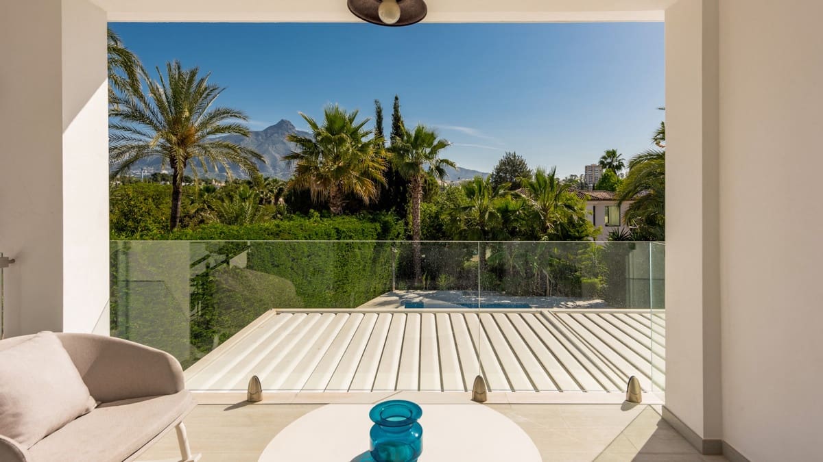 7 bedroom Villa for sale in Marbella with pool garage - € 3,250,000 (Ref: 8918146)