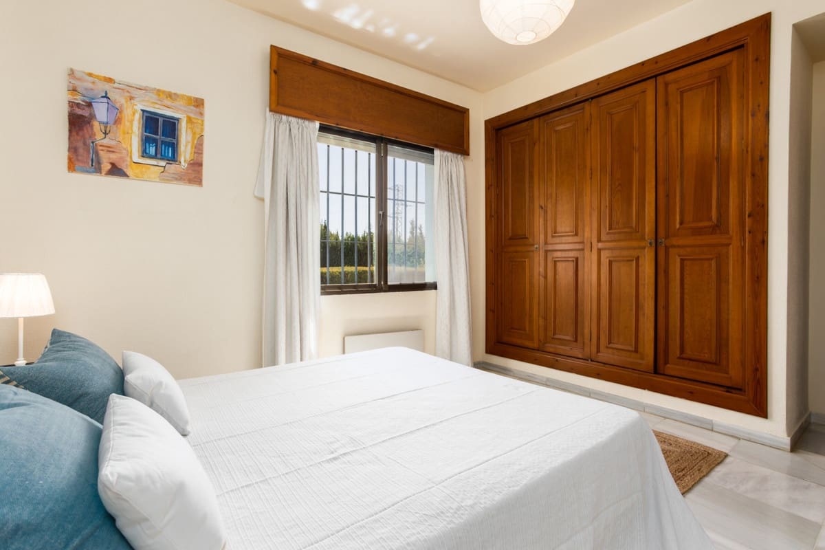 7 bedroom Villa for sale in Marbella with pool garage - € 2,500,000 (Ref: 8918147)