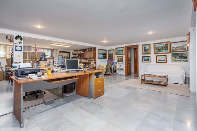 7 slaapkamer Villa te koop in Marbella met zwembad garage - € 2.500.000 (Ref: 8918147)