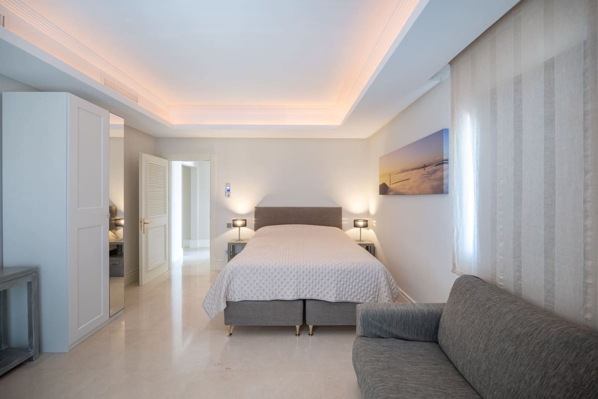 6 soverom Villa til salgs i Marbella med svømmebasseng garasje - € 3 950 000 (Ref: 8918148)