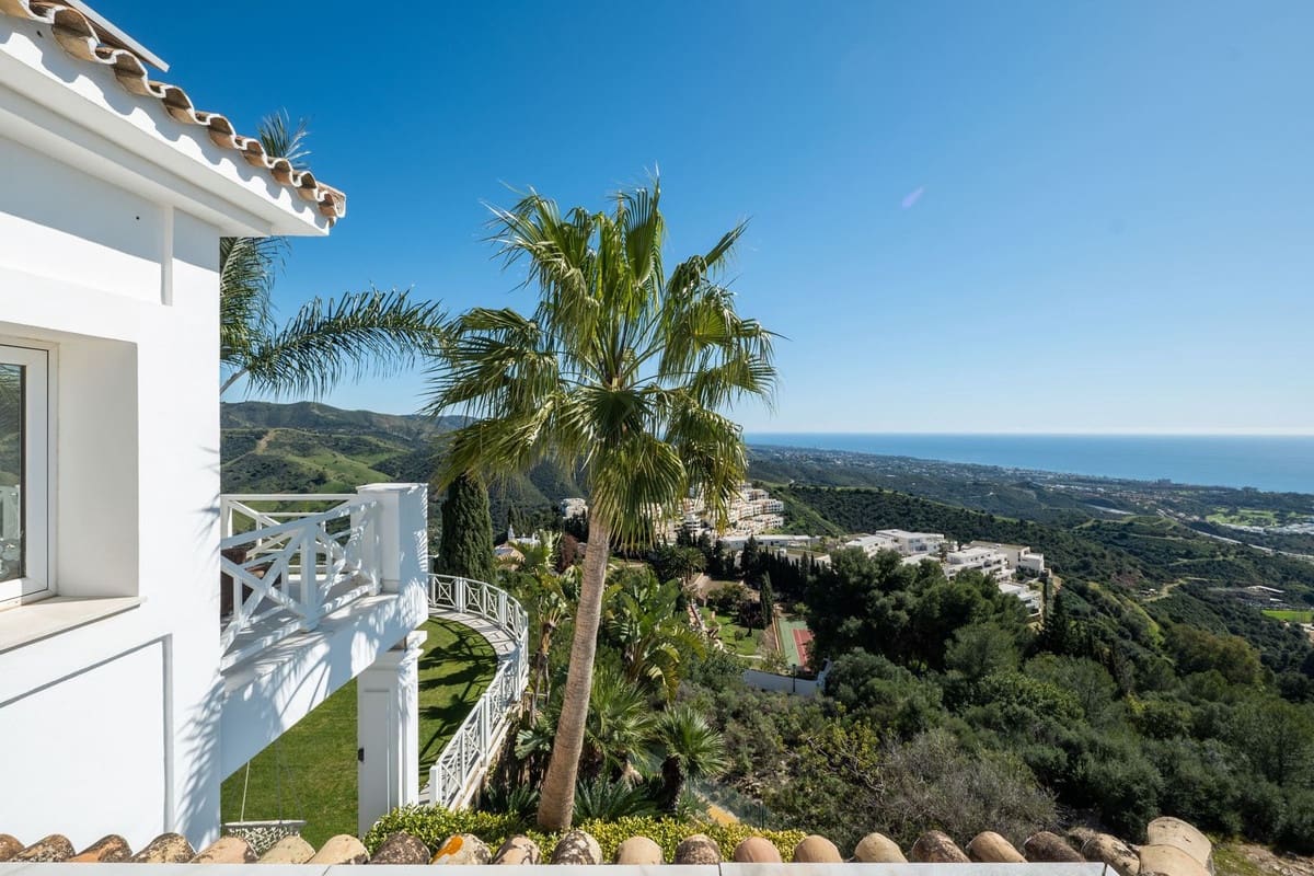 6 soverom Villa til salgs i Marbella med svømmebasseng garasje - € 3 950 000 (Ref: 8918148)