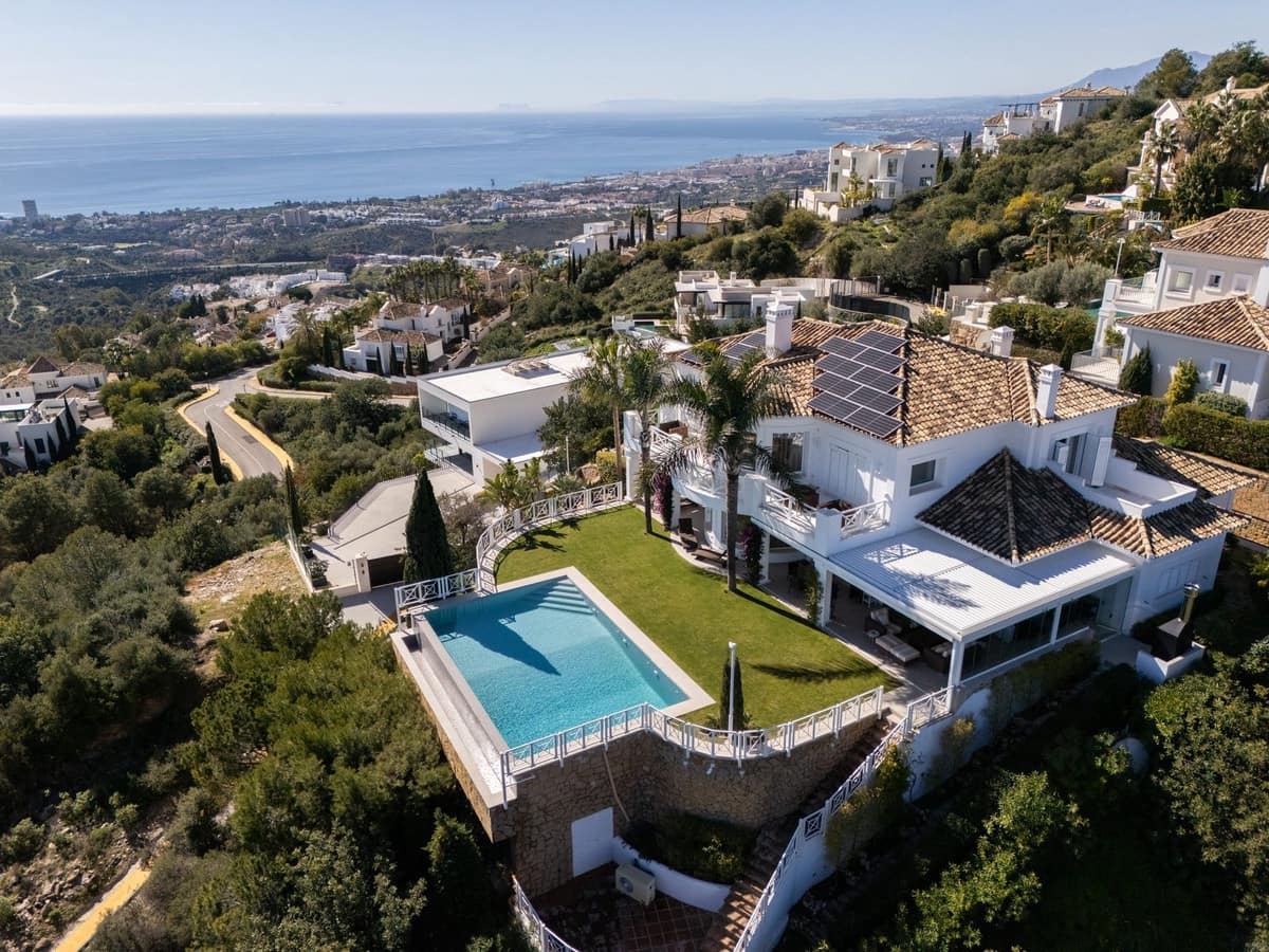 6 soverom Villa til salgs i Marbella med svømmebasseng garasje - € 3 950 000 (Ref: 8918148)