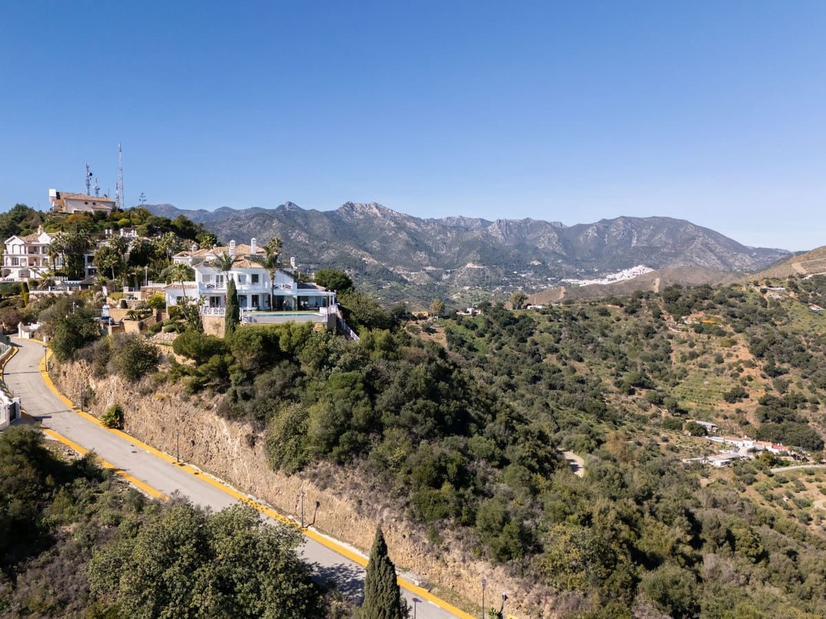 6 soverom Villa til salgs i Marbella med svømmebasseng garasje - € 3 950 000 (Ref: 8918148)