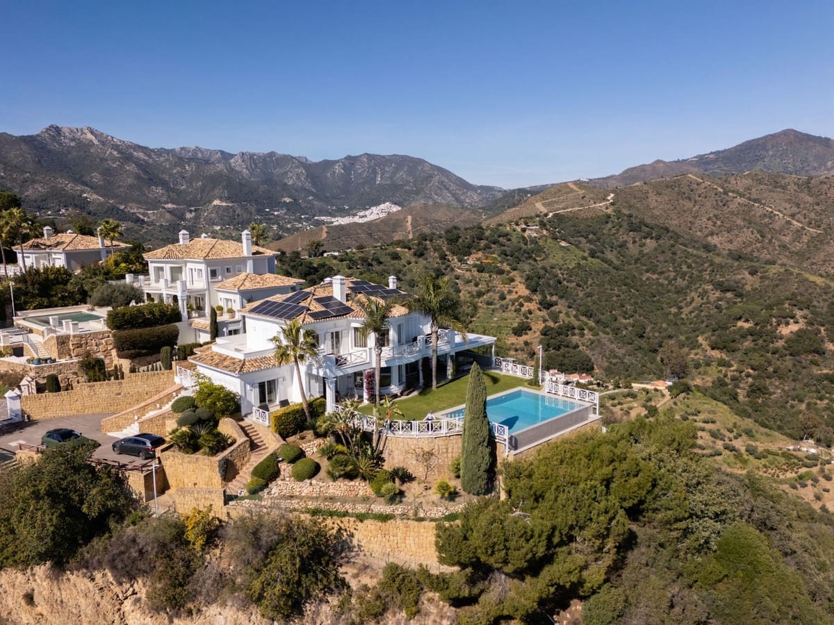 6 soverom Villa til salgs i Marbella med svømmebasseng garasje - € 3 950 000 (Ref: 8918148)