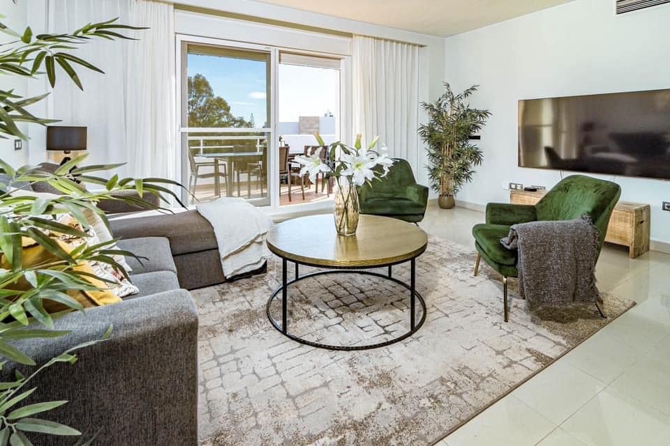 3 sovrum Takvåning till salu i El Paraiso med pool garage - 570 000 € (Ref: 8921377)