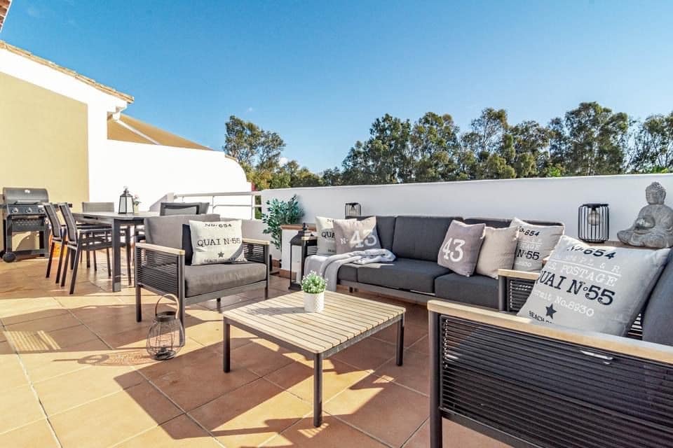 3 chambre Penthouse à vendre à El Paraiso avec piscine garage - 570 000 € (Ref: 8921377)
