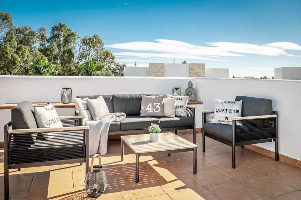 3 chambre Penthouse à vendre à El Paraiso avec piscine garage - 570 000 € (Ref: 8921377)