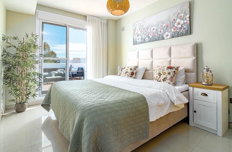 3 chambre Penthouse à vendre à El Paraiso avec piscine garage - 570 000 € (Ref: 8921377)