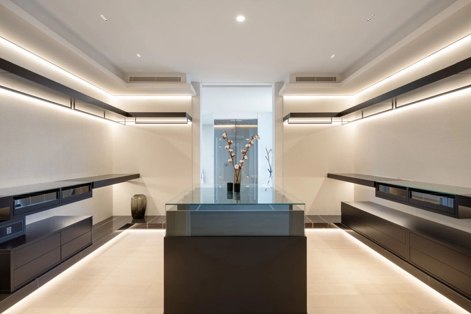 6 slaapkamer Villa te koop in Benahavis met zwembad - € 13.800.000 (Ref: 8921379)