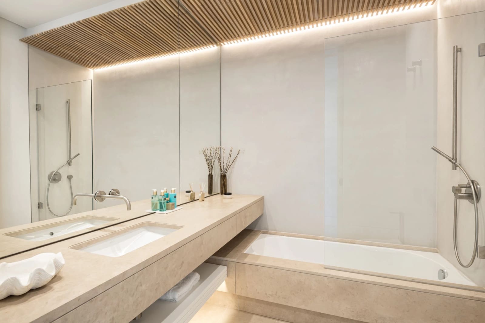 6 slaapkamer Villa te koop in Benahavis met zwembad - € 13.800.000 (Ref: 8921379)