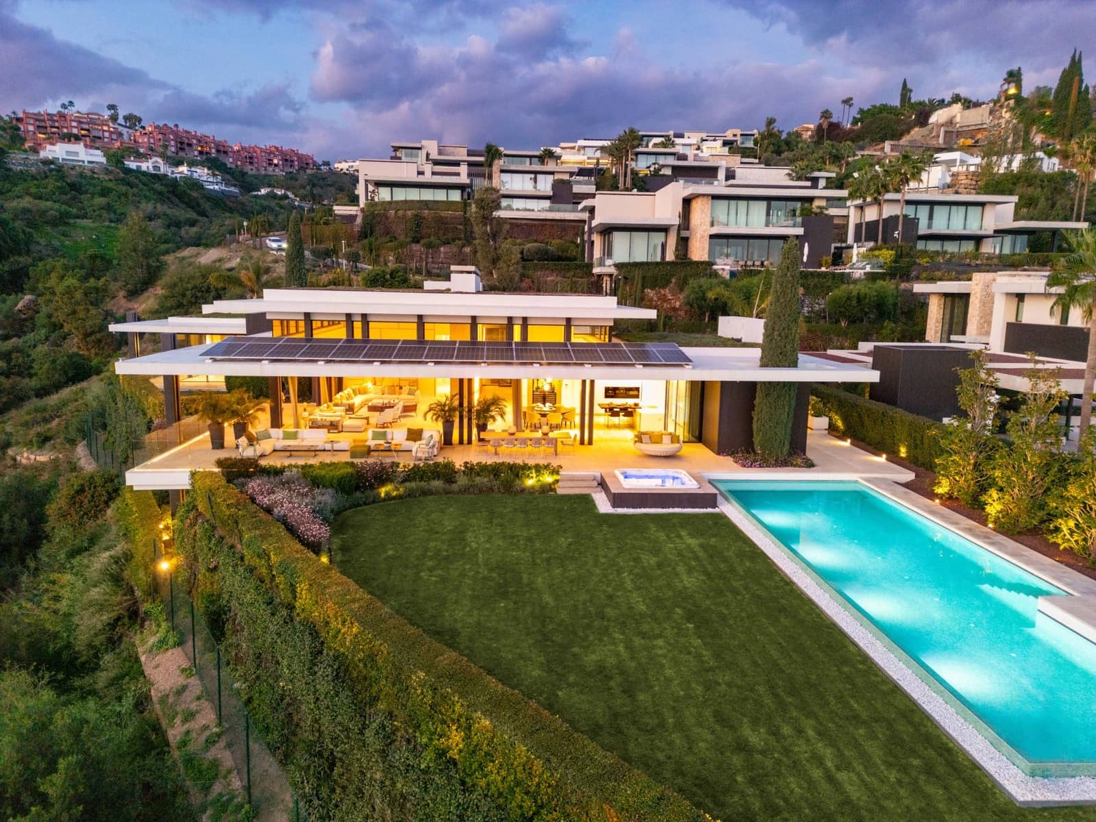 6 slaapkamer Villa te koop in Benahavis met zwembad - € 13.800.000 (Ref: 8921379)
