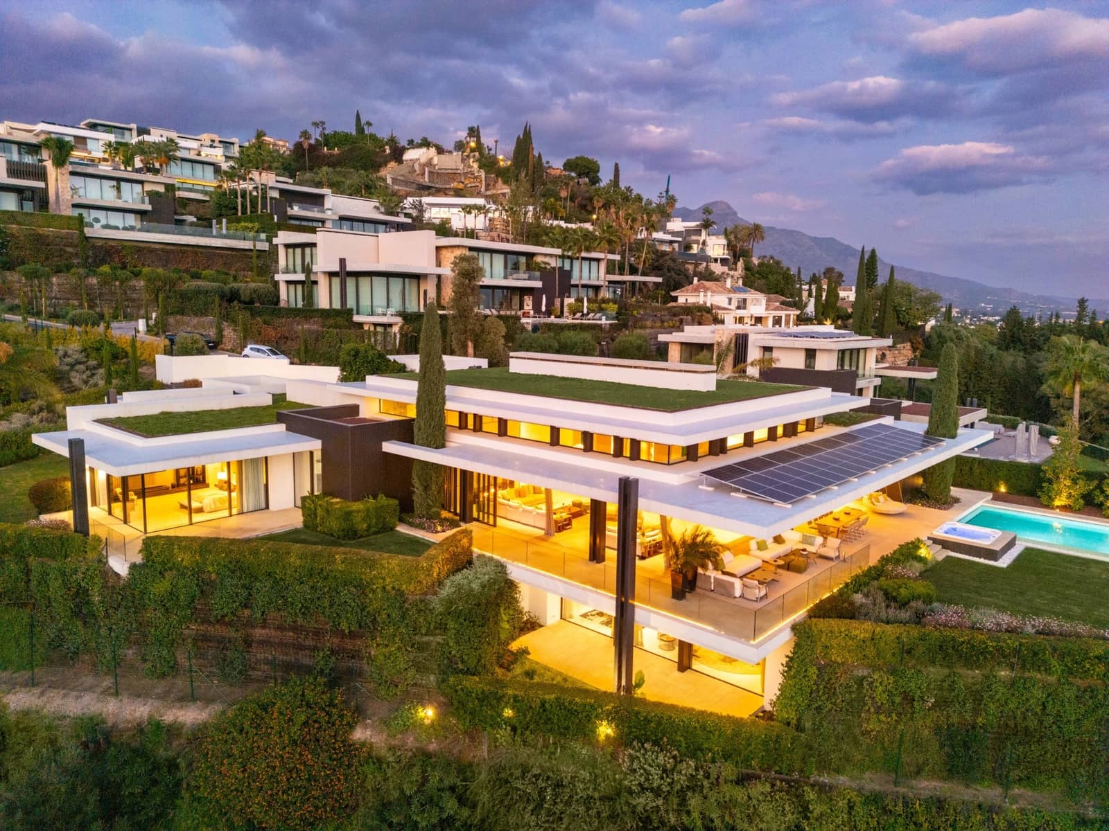 6 slaapkamer Villa te koop in Benahavis met zwembad - € 13.800.000 (Ref: 8921379)