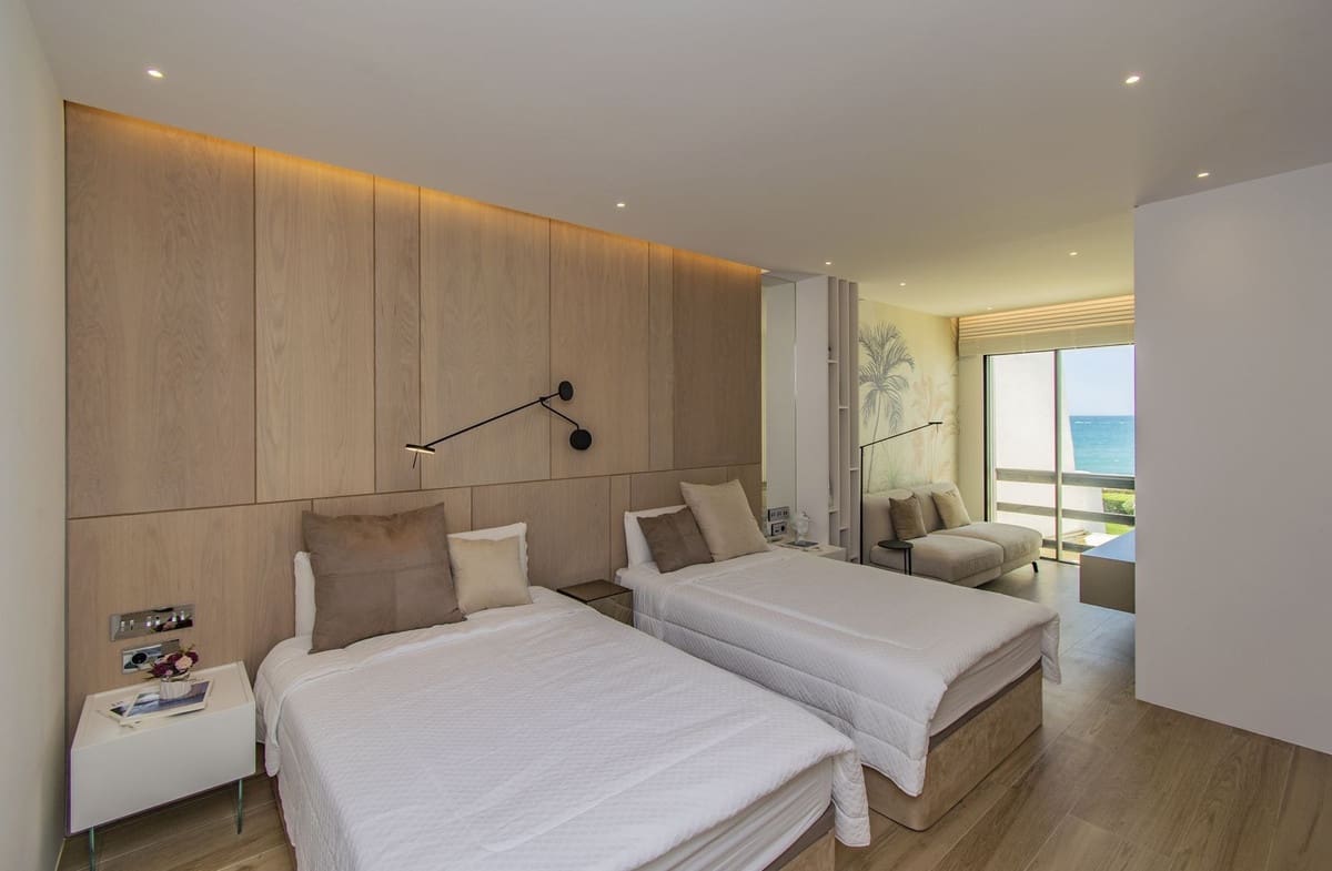 4 sypialnia Dom na sprzedaż w Golden Mile z basenem garażem - 5 460 000 € (Ref: 8921381)