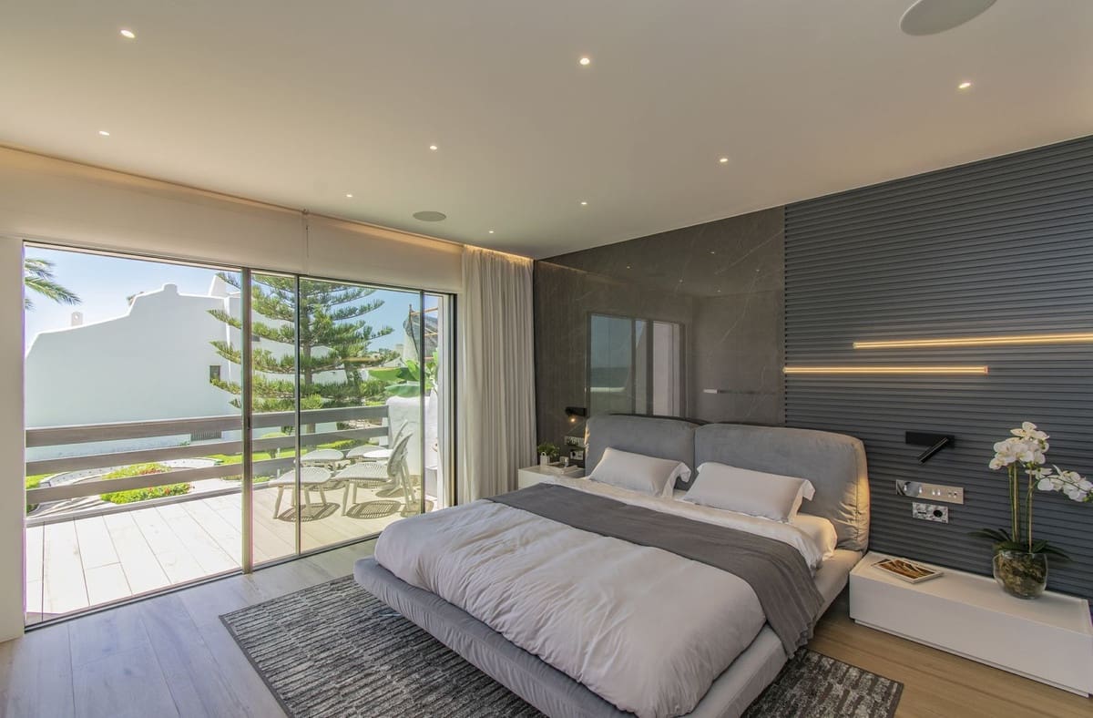 4 sypialnia Dom na sprzedaż w Golden Mile z basenem garażem - 5 460 000 € (Ref: 8921381)