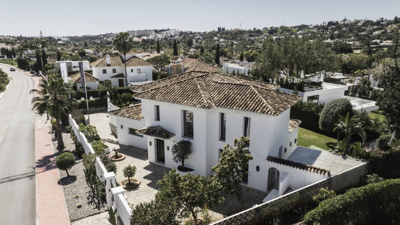 Chalet de 5 habitaciones en Nueva Andalucia en venta con piscina garaje - 3.495.000 € (Ref: 8923938)