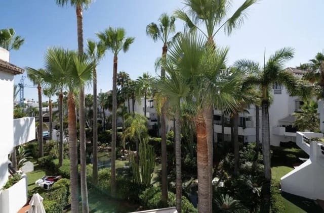 3 soverom Penthouse til salgs i Puerto Banus, Marbella med svømmebasseng garasje - € 1 600 000 (Ref: 8926273)