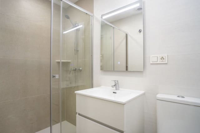 2 Zimmer Apartment zu verkaufen in Puerto Banus, Marbella mit Pool Garage - 740.000 € (Ref: 8929947)