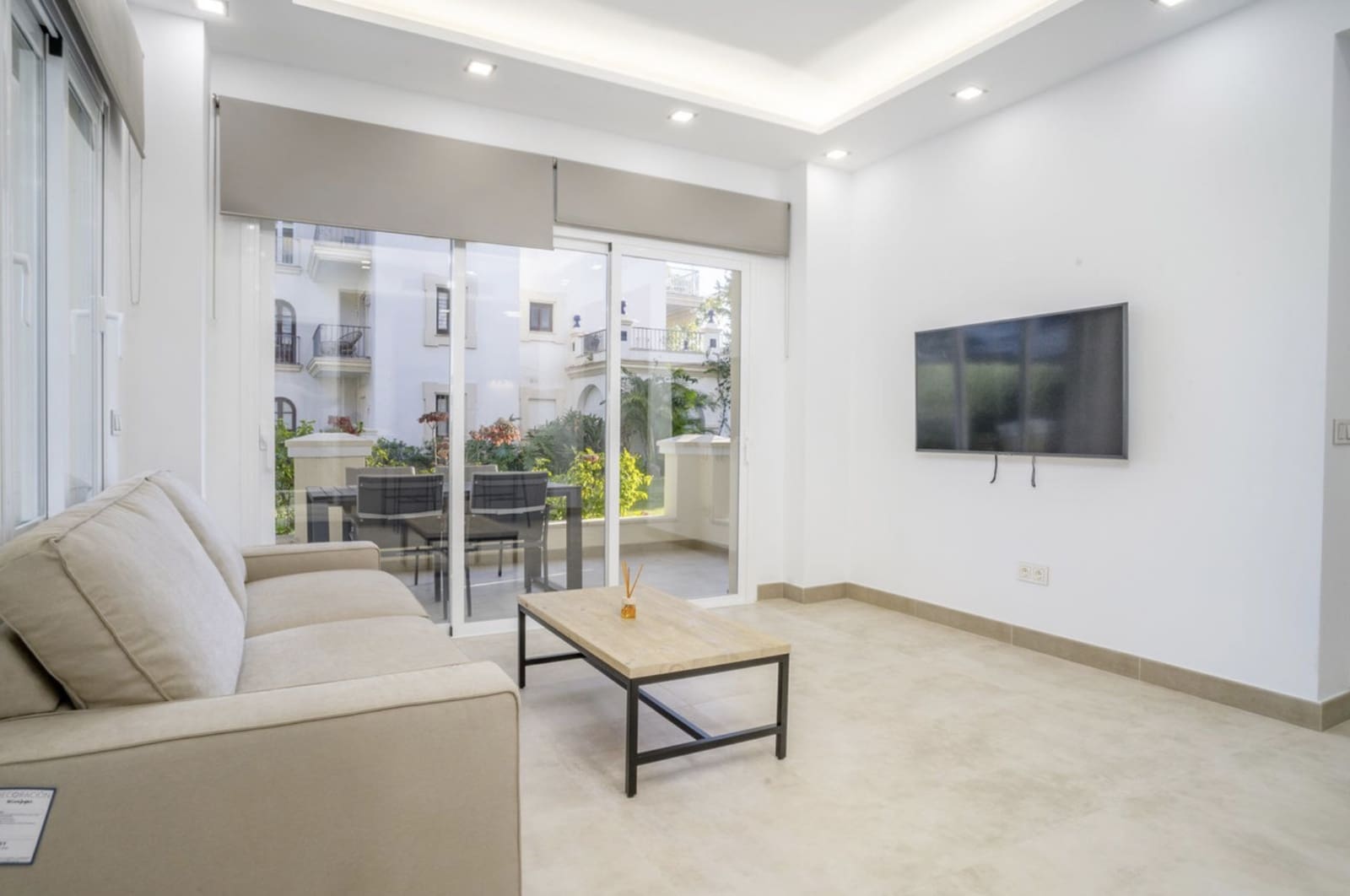 2 sypialnia Apartament na sprzedaż w Puerto Banus z basenem garażem - 740 000 € (Ref: 8929947)