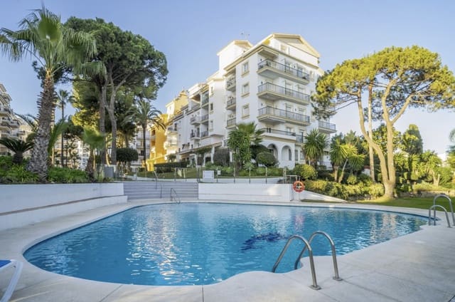 2 Zimmer Apartment zu verkaufen in Puerto Banus, Marbella mit Pool Garage - 740.000 € (Ref: 8929947)
