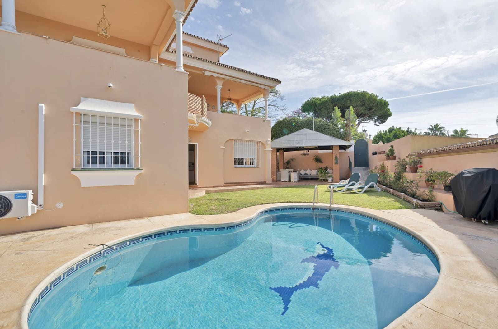 6 slaapkamer Villa te koop in San Pedro de Alcantara met zwembad garage - € 1.600.000 (Ref: 8929949)