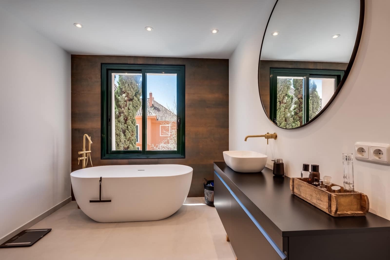 3 sypialnia Apartament na sprzedaż w Benahavis z basenem garażem - 849 000 € (Ref: 8929950)