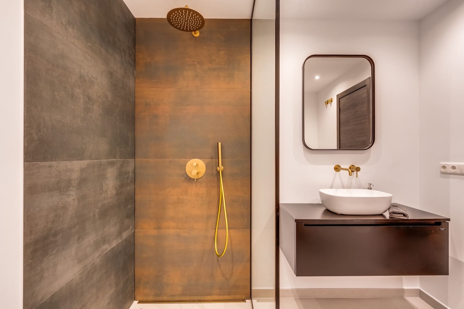 3 sypialnia Apartament na sprzedaż w Benahavis z basenem garażem - 849 000 € (Ref: 8929950)