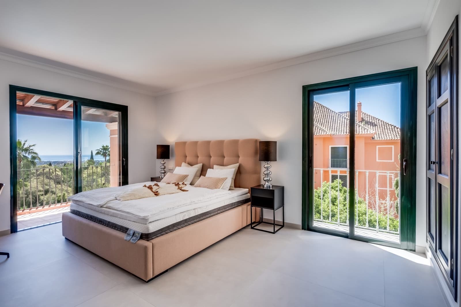 3 sypialnia Apartament na sprzedaż w Benahavis z basenem garażem - 849 000 € (Ref: 8929950)