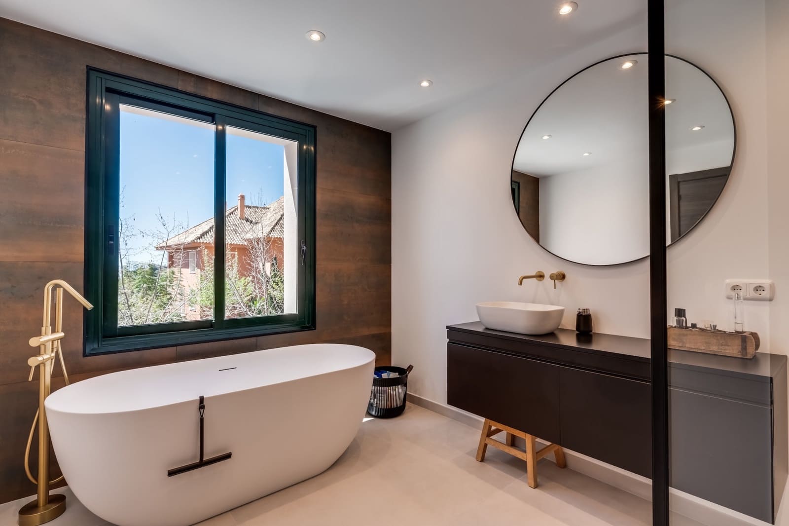 3 sypialnia Apartament na sprzedaż w Benahavis z basenem garażem - 849 000 € (Ref: 8929950)