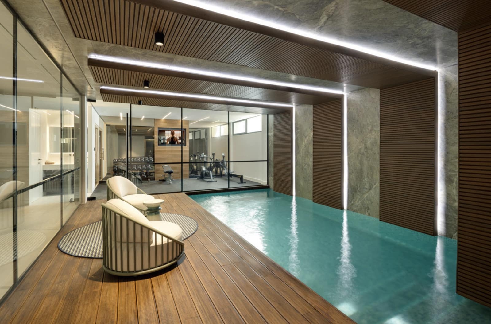 6 bedroom Villa for sale in La Quinta with pool garage - € 6,955,000 (Ref: 8930374)