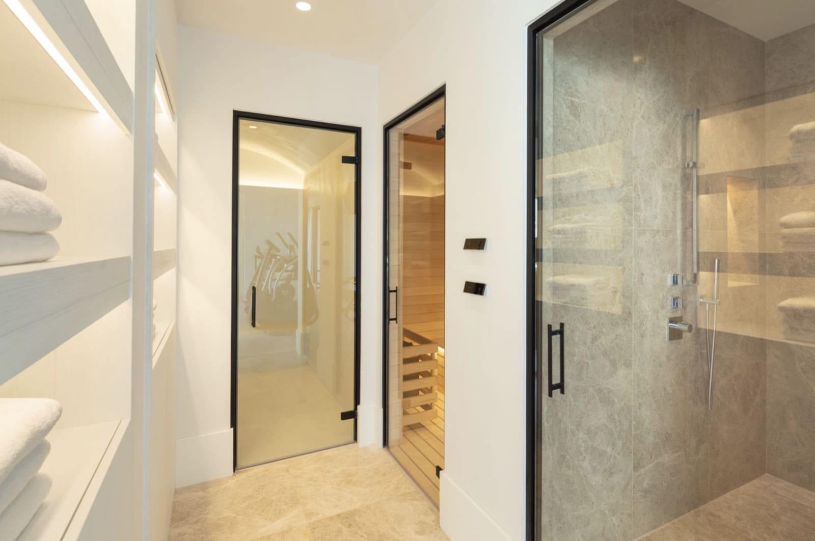 6 slaapkamer Villa te koop in La Quinta met zwembad garage - € 9.749.000 (Ref: 8935144)