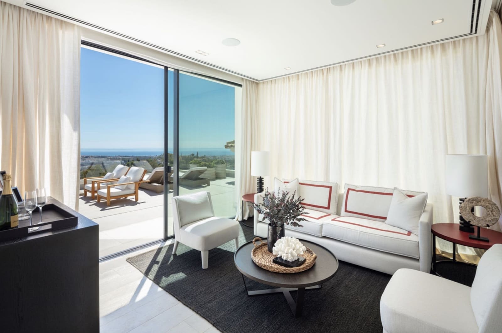 6 slaapkamer Villa te koop in La Quinta met zwembad garage - € 9.749.000 (Ref: 8935144)