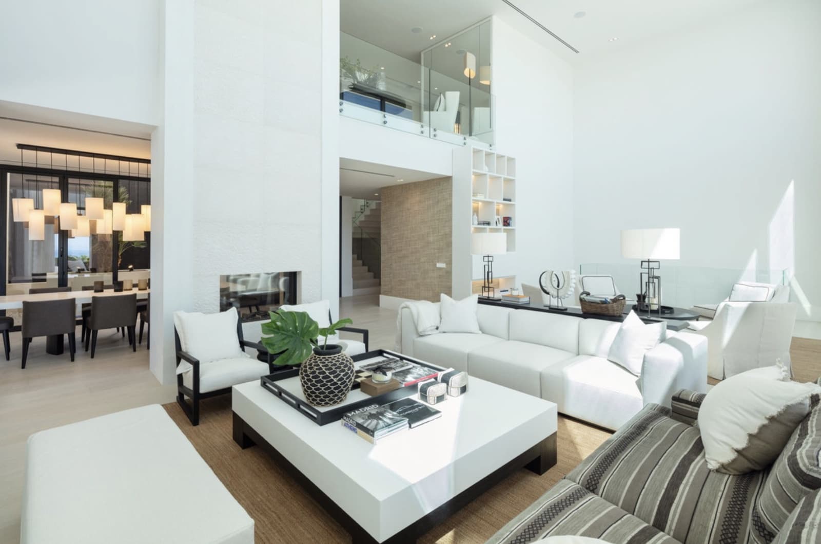6 soverom Villa til salgs i La Quinta med svømmebasseng garasje - € 9 749 000 (Ref: 8935144)