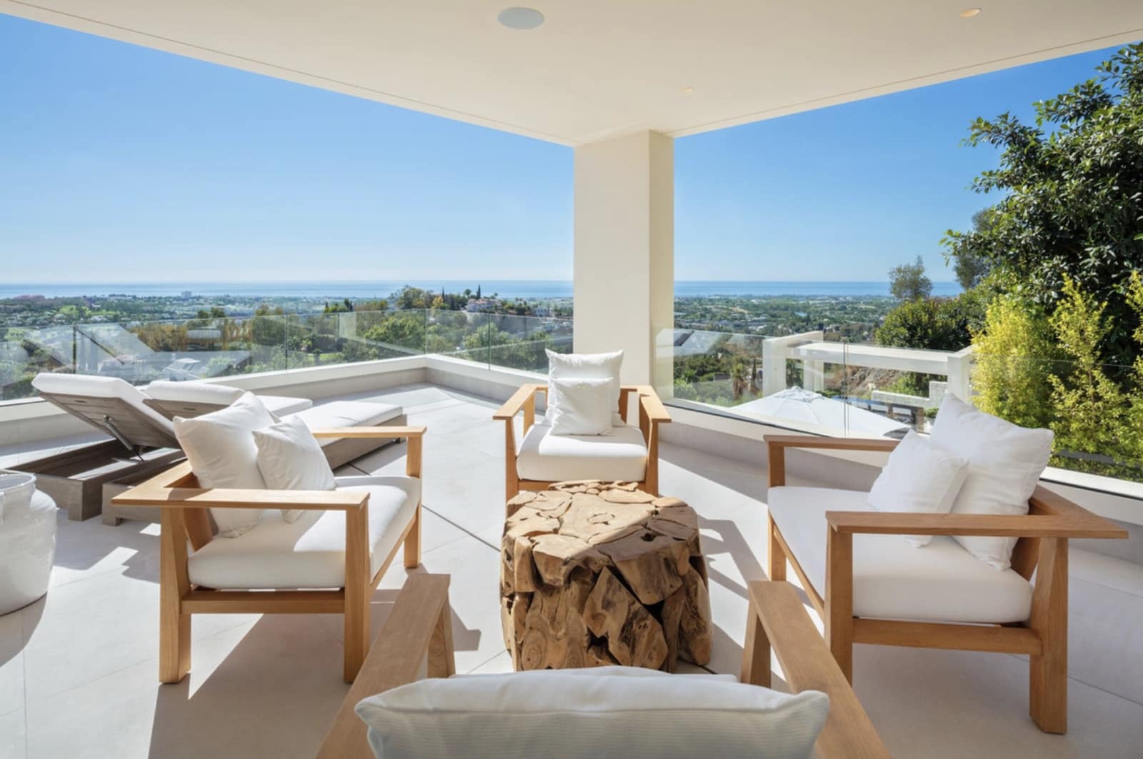 6 soverom Villa til salgs i La Quinta med svømmebasseng garasje - € 9 749 000 (Ref: 8935144)