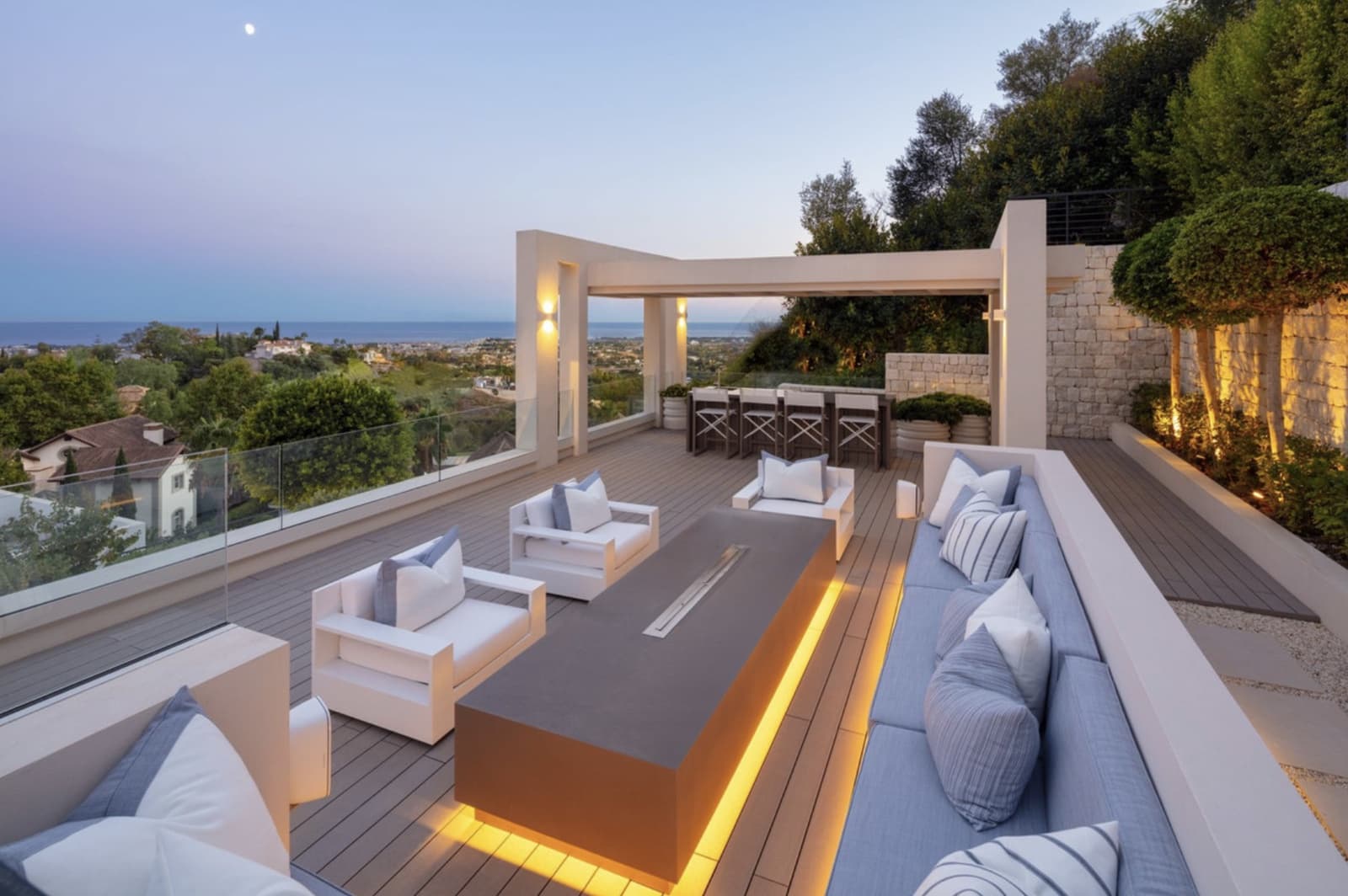6 soverom Villa til salgs i La Quinta med svømmebasseng garasje - € 9 749 000 (Ref: 8935144)