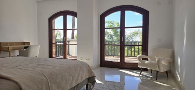 6 soveværelse Villa til salg i Marbella med swimmingpool garage - € 2.420.000 (Ref: 8935146)