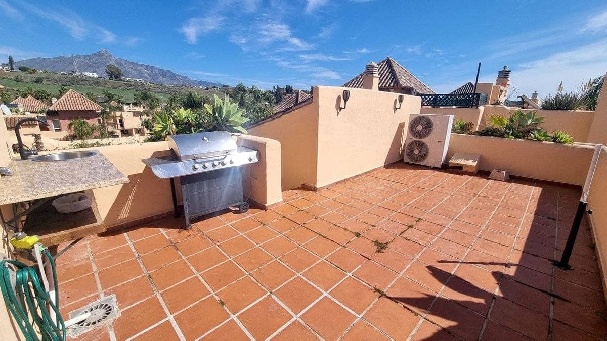 3 sovrum Hus till salu i Nueva Andalucia med pool garage - 590 000 € (Ref: 8940404)