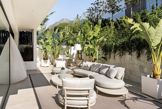 4 soveværelse Villa til salg i Marbella med swimmingpool garage - € 3.500.000 (Ref: 8946788)
