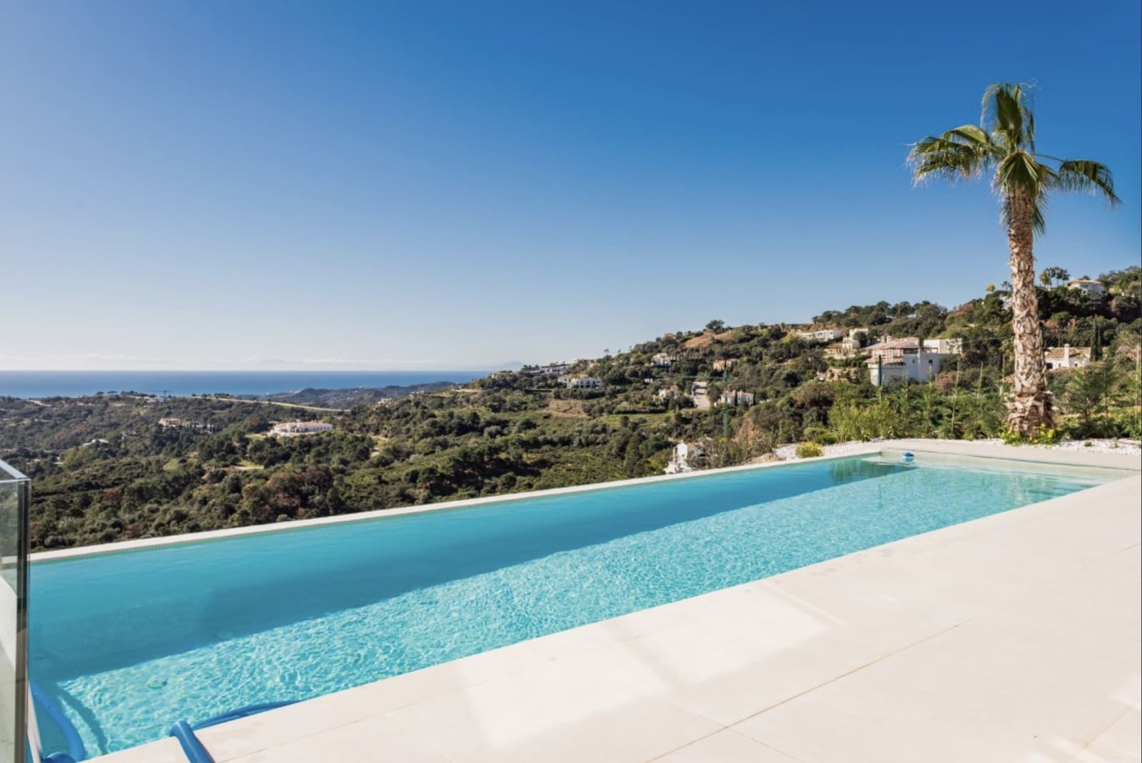 5 sypialnia Willa na sprzedaż w Benahavis z basenem - 1 750 000 € (Ref: 8946796)