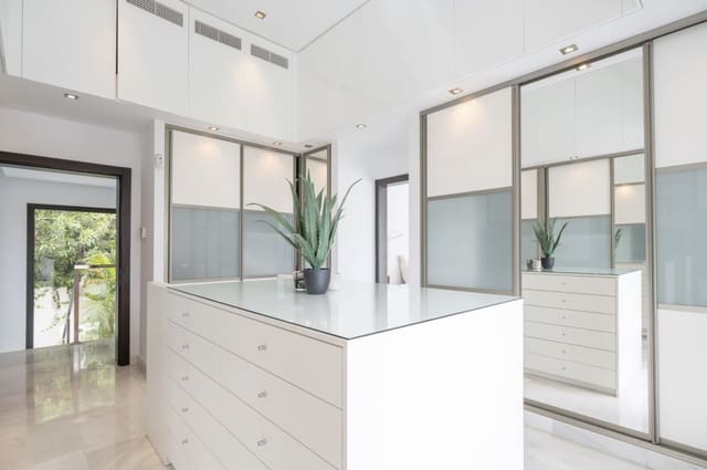5 chambre Villa/Maison à vendre à Nueva Andalucia, Marbella avec piscine garage - 4 500 000 € (Ref: 8950670)