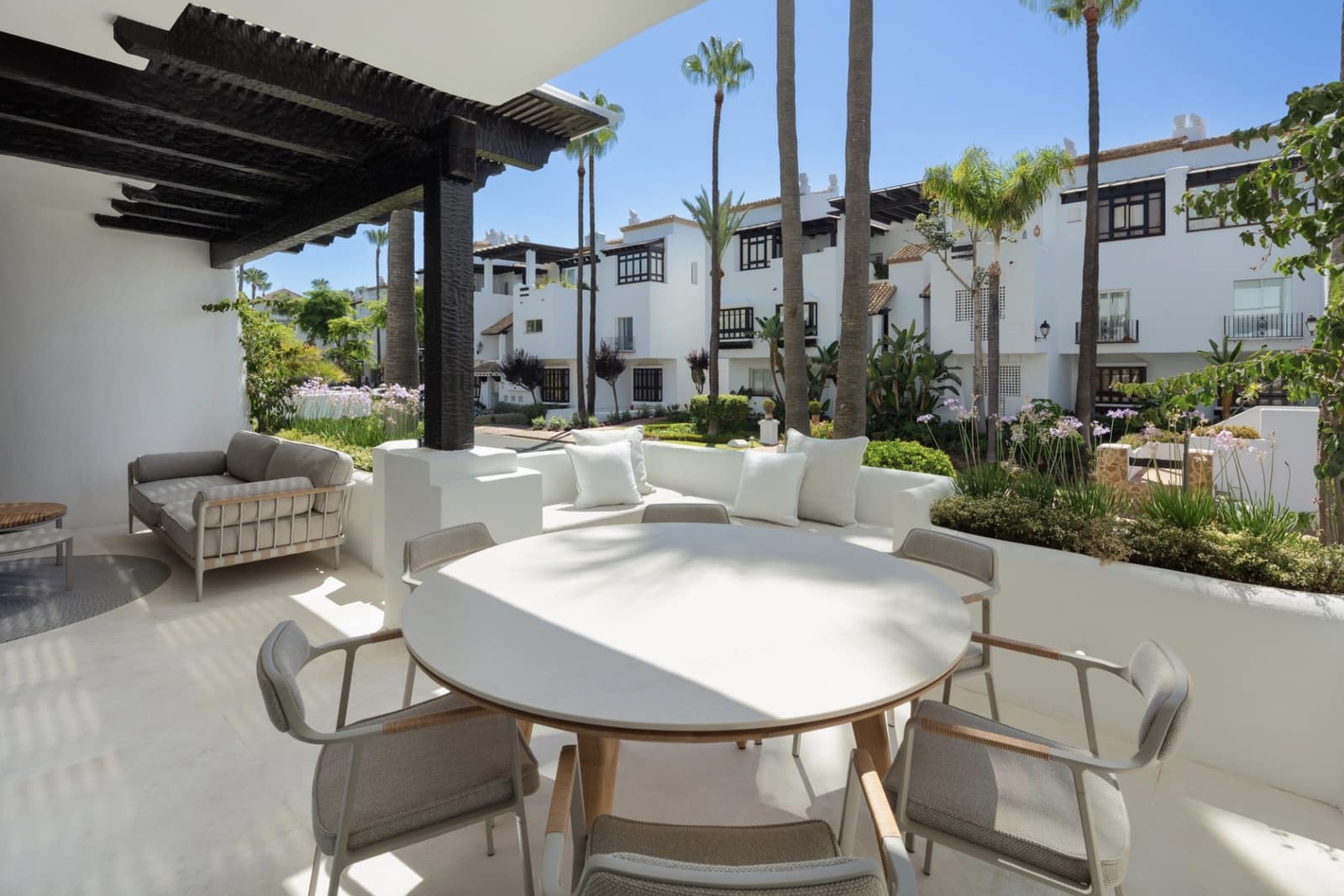 Apartamento de 3 habitaciones en Marbella en venta con piscina garaje - 4.695.000 € (Ref: 8951835)