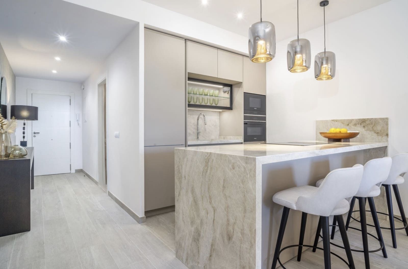 3 quarto Apartamento para venda em Nueva Andalucia - 995 000 € (Ref: 8954428)