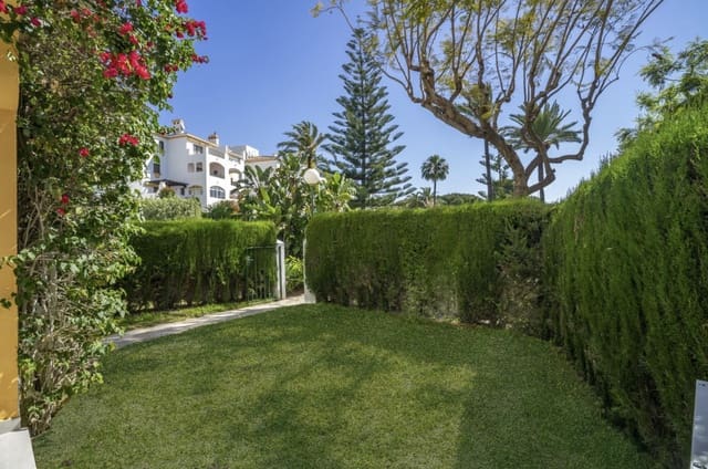 3 chambre Appartement à vendre à Nueva Andalucia, Marbella - 995 000 € (Ref: 8954428)